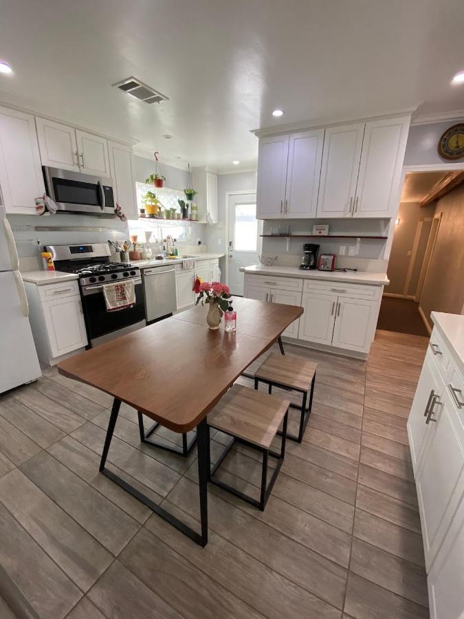 Private In La With Free Wifi And Tv With Shared Kitchen Hospedagem domiciliar