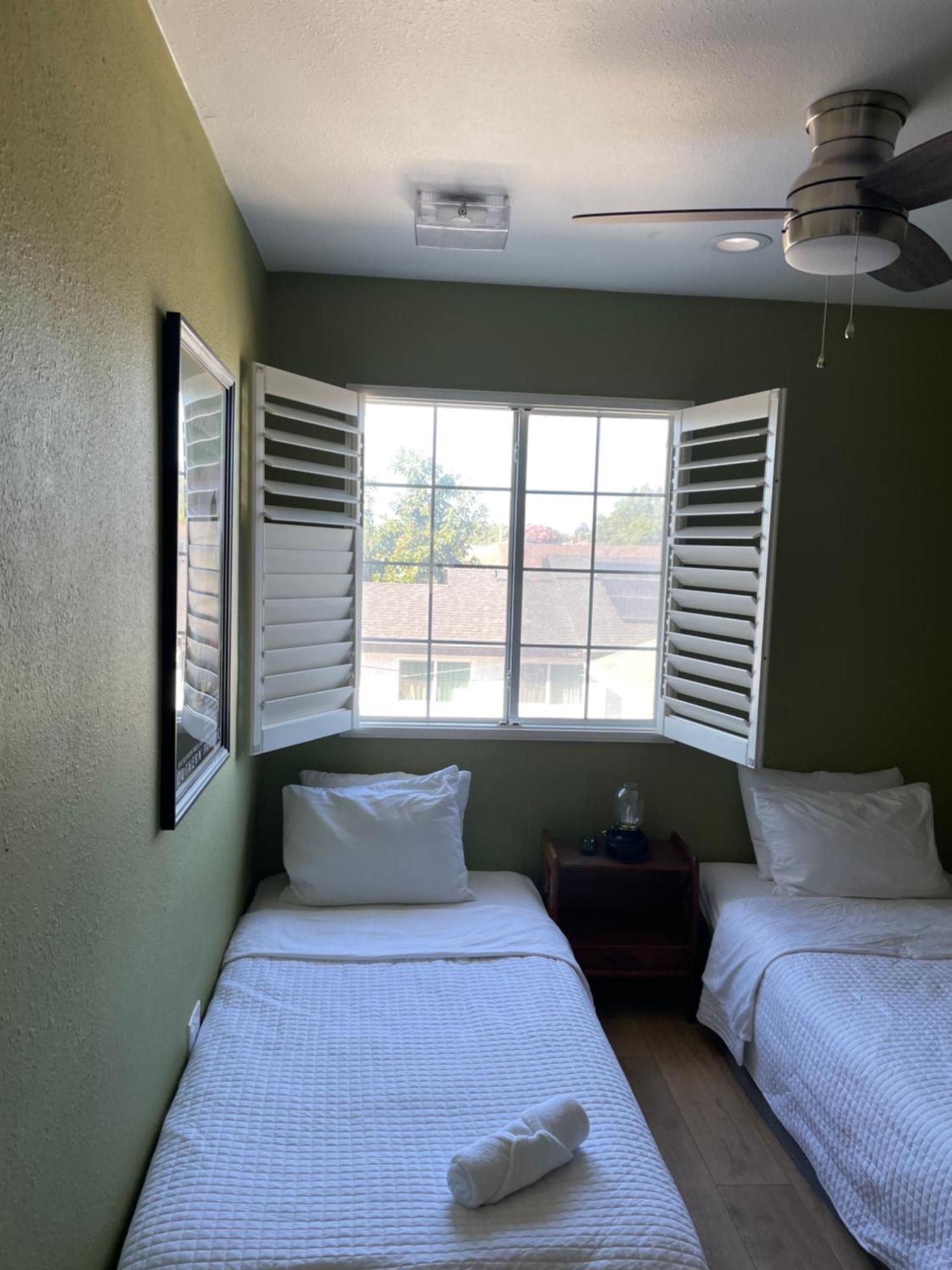 Private In La With Free Wifi And Tv With Shared Kitchen Hospedagem domiciliar